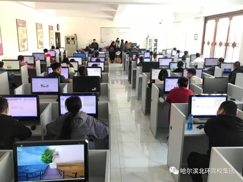 ���۽���