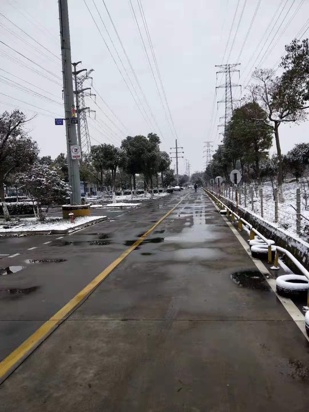 ��У����