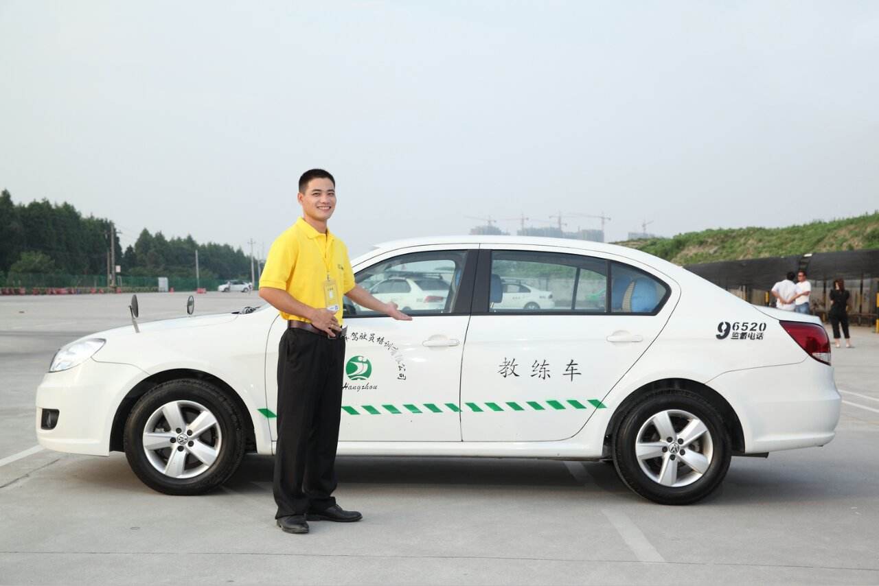 �������ۼ�У��ӭ��