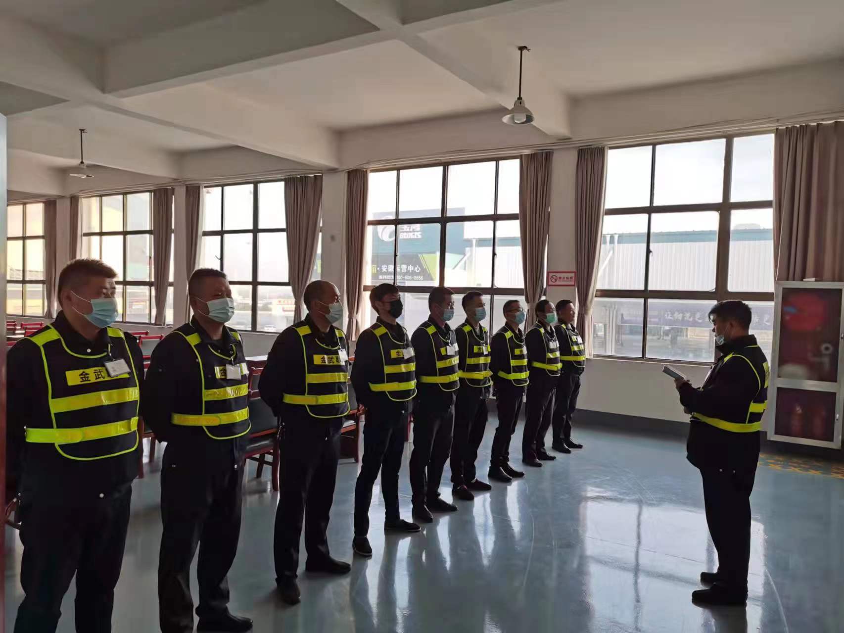 ��������У