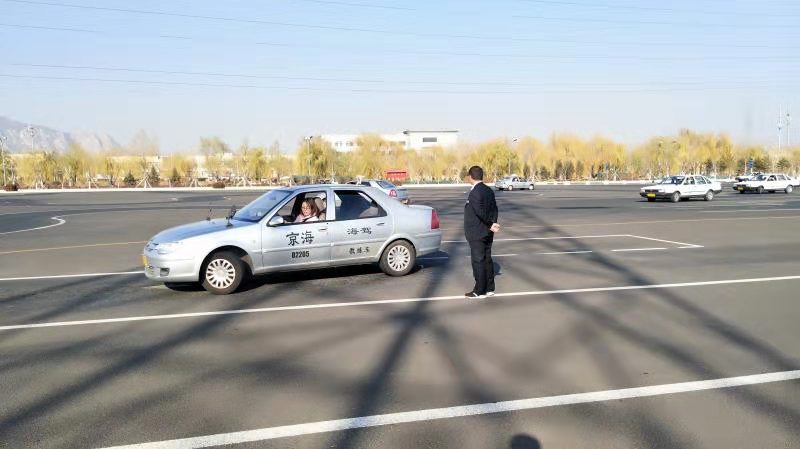 ����������У��������