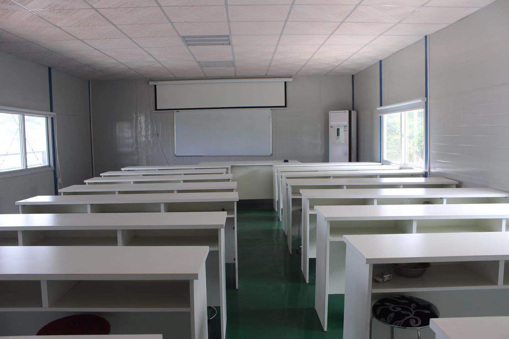 ���۽���