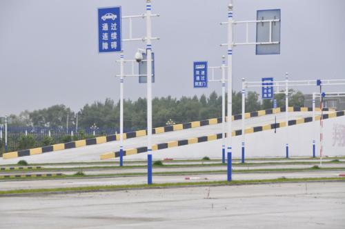 ���˼�У����