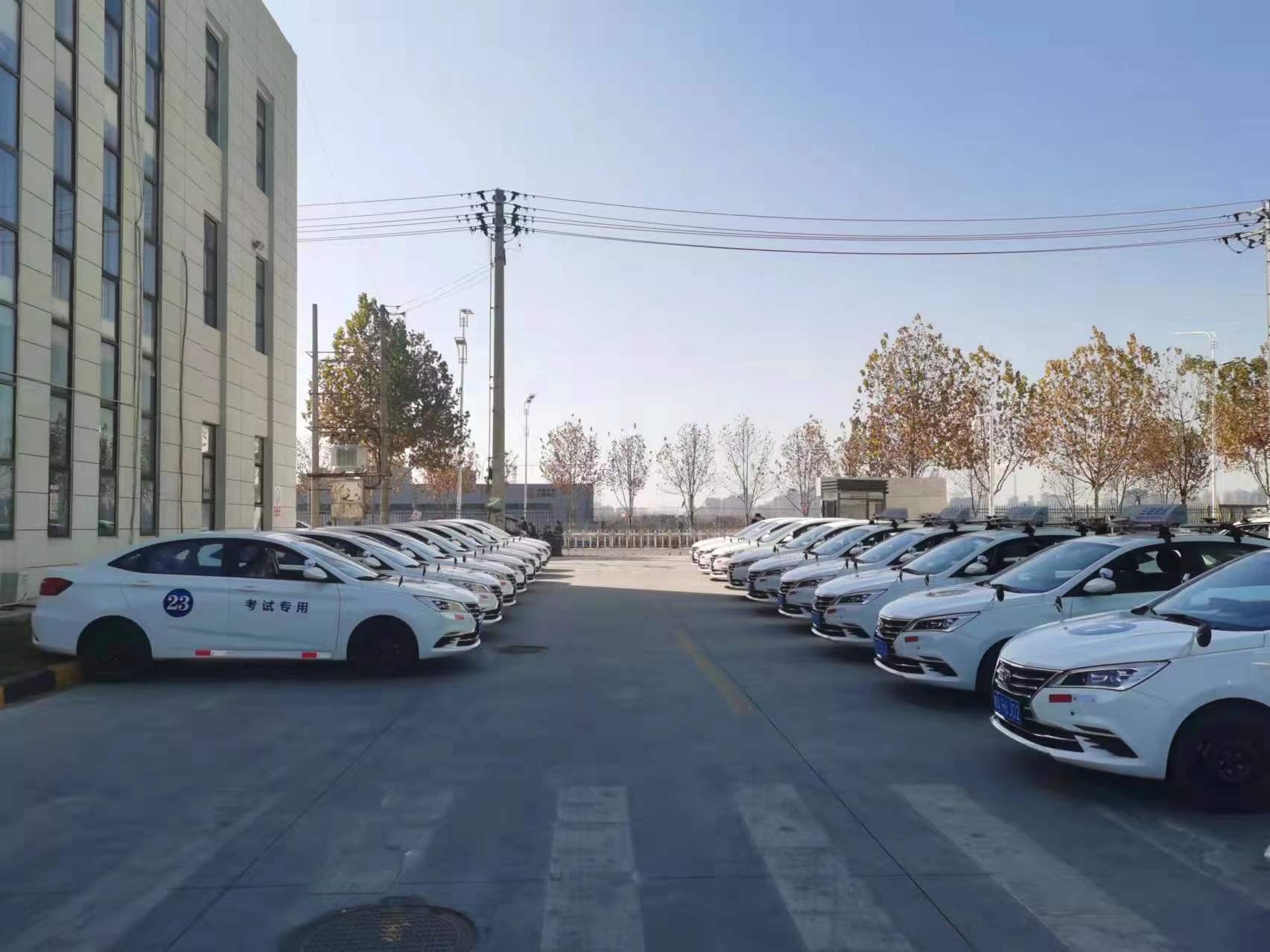 ��������У